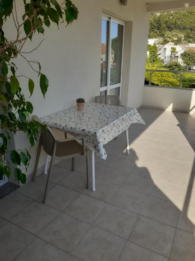 Apartments Lozina Drvenik  Eksteriør bilde
