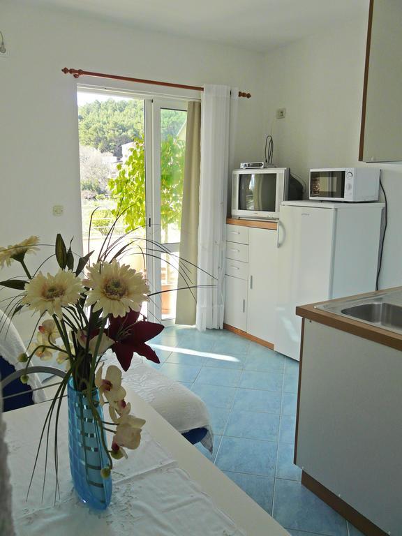 Apartments Lozina Drvenik  Rom bilde